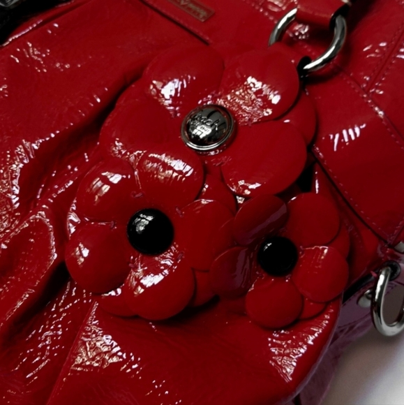 4 PCS/COACH LTD ED COACH PATENT LEATHER POPPY w/WALLET, WRISTLET & LONG STRAP - Picture 4 of 14